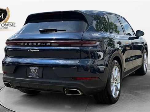 Used 2025 Porsche Cayenne E-Hybrid w/ Premium Package Plus AWD/4WD image 5