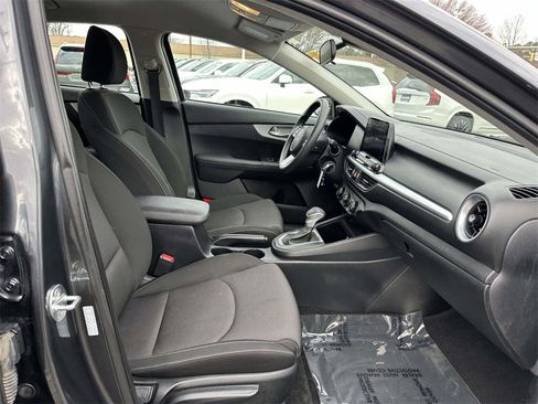 Used 2024 Kia Forte LXS image 11
