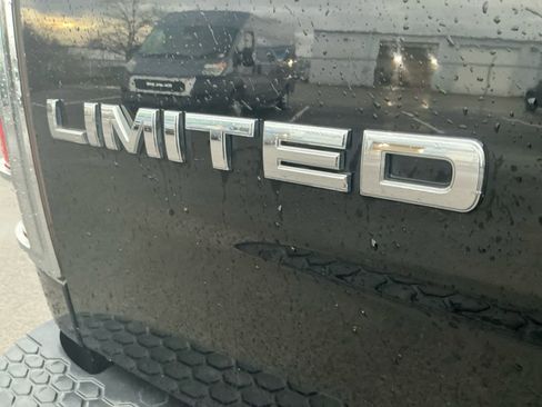 Used 2015 RAM 1500 Limited image 17