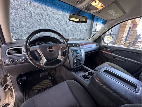 Used 2012 GMC Yukon XL SLE w/ Convenience Package AWD/4WD image 2