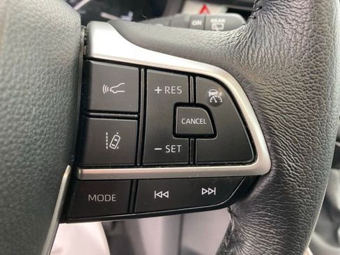 Certified 2024 Toyota Sienna XLE image 28