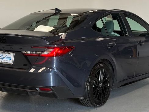 Used 2026 Toyota Camry SE w/ Convenience Package FWD image 3