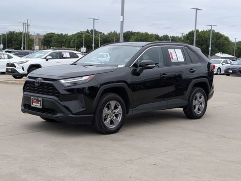 Used 2025 Toyota RAV4 XLE FWD image 9