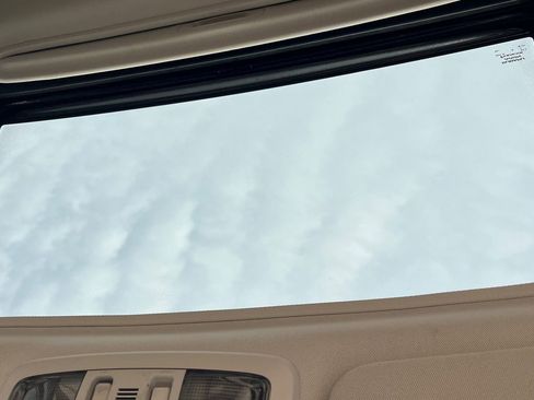 Used 2016 Subaru Outback 3.6R Limited image 16