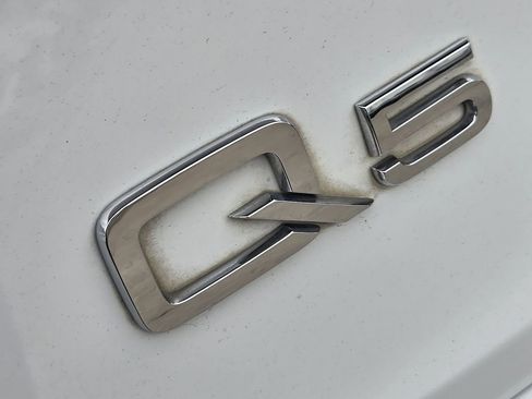 Used 2018 Audi Q5 2.0T Premium image 11