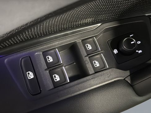 New 2026 Volkswagen Tiguan SE AWD/4WD image 40