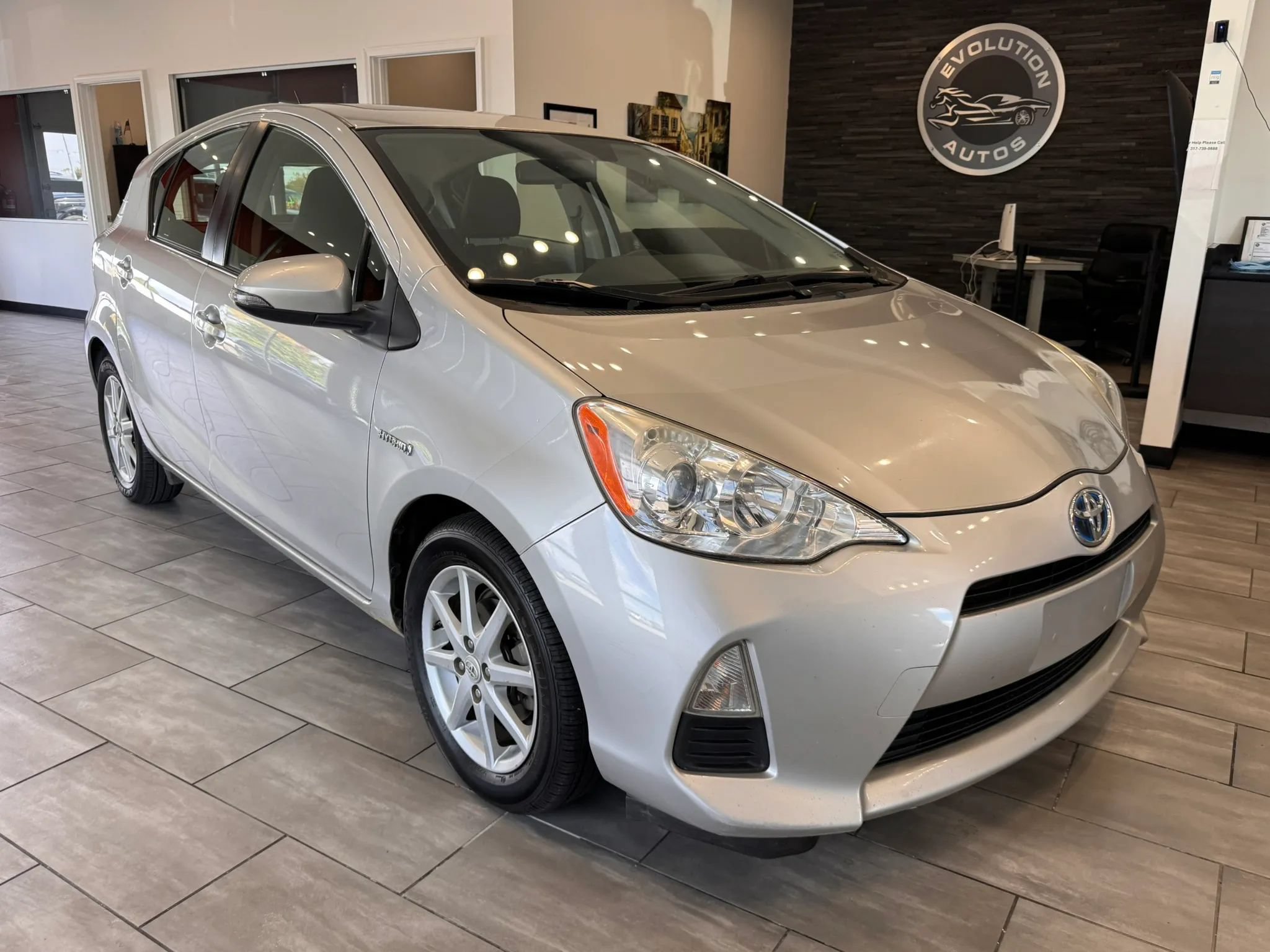 Used 2012 Toyota Prius C Three FWD image 4