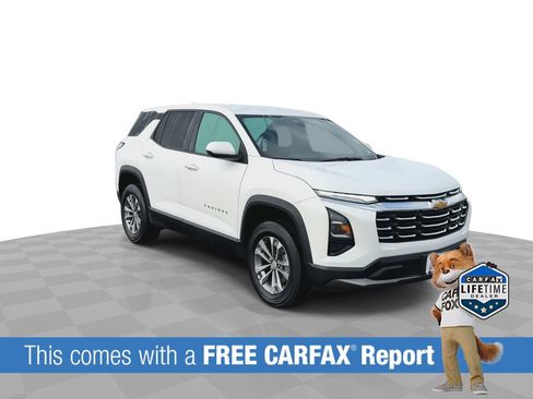 Used 2025 Chevrolet Equinox LT image 2