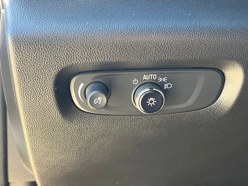 Used 2023 Chevrolet Traverse Premier w/ Redline Edition image 30