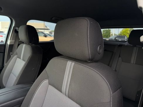 Used 2025 Chevrolet Blazer LT FWD image 12