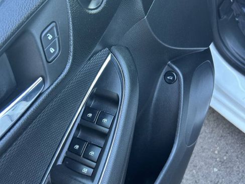 Used 2016 Chevrolet Cruze LT FWD image 9
