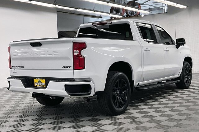 Used 2025 Chevrolet Silverado 1500 RST AWD/4WD image 14