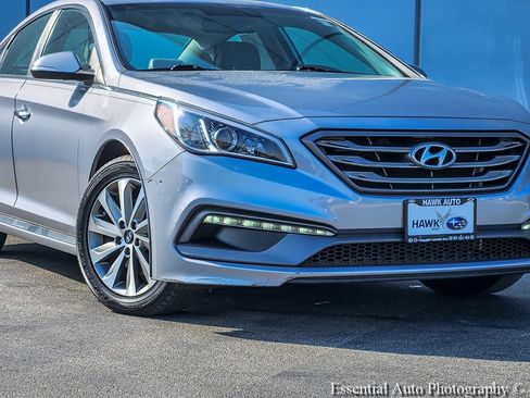 Used 2016 Hyundai Sonata Sport w/ Option Group 03 FWD image 2