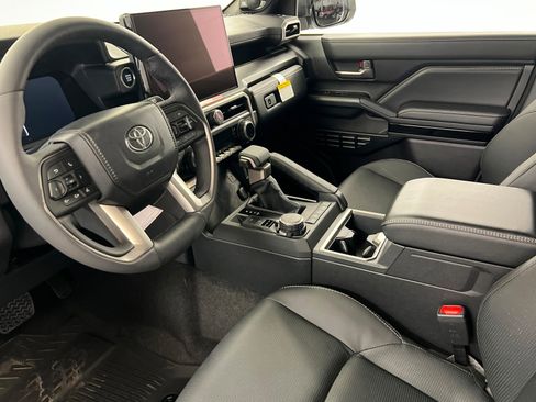 New 2026 Toyota 4Runner Limited AWD/4WD image 15