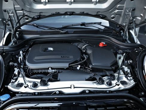 New 2026 MINI Cooper 2-Door Hardtop image 26