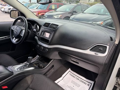 Used 2016 Dodge Journey SE w/ Flexible Seating Group FWD image 40