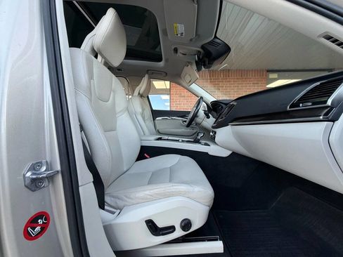 Used 2016 Volvo XC90 T6 Momentum w/ Momentum Plus Package image 15