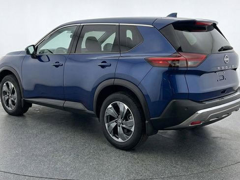 Used 2025 Nissan Rogue SV FWD image 6