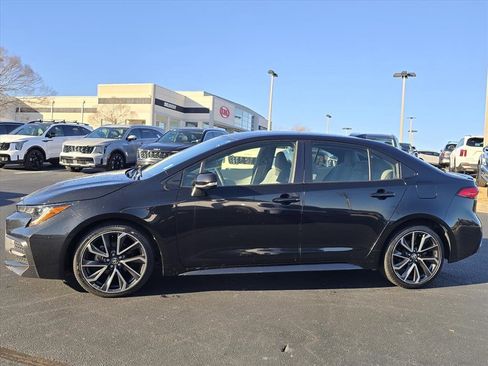 Used 2022 Toyota Corolla SE image 6