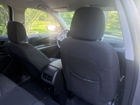 Used 2018 Chevrolet Equinox LT image 29