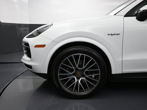 Certified 2022 Porsche Cayenne E-Hybrid Coupe image 12