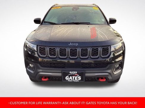 Used 2024 Jeep Compass Trailhawk AWD/4WD image 2