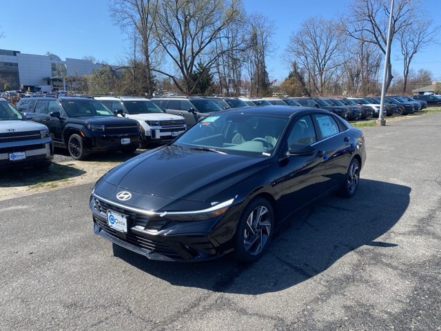 Used 2025 Hyundai Elantra SEL FWD image 6