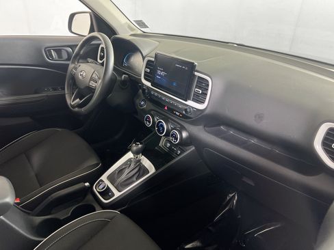 Used 2023 Hyundai Venue Limited FWD image 26