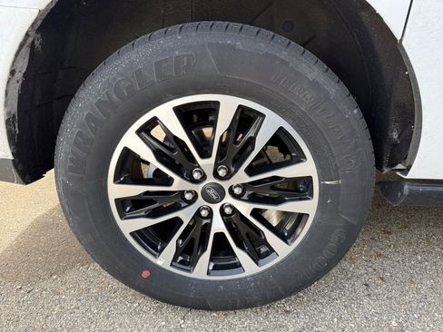 Used 2025 Ford Expedition Max Platinum image 10