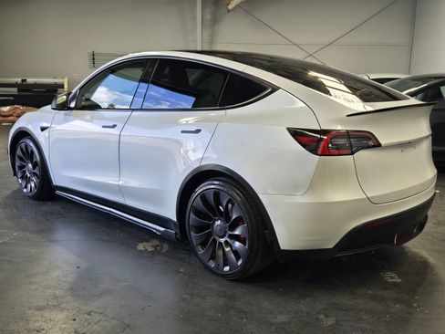 Used 2021 Tesla Model Y Long Range AWD/4WD image 2