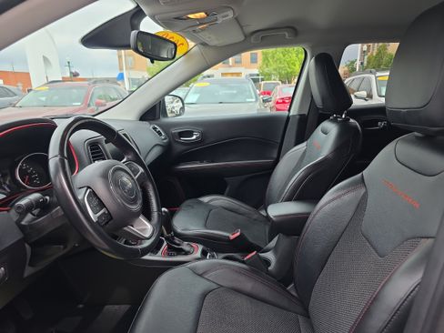 Used 2020 Jeep Compass Trailhawk AWD/4WD image 2