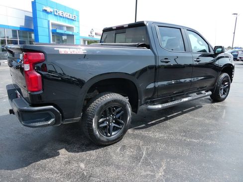 Used 2020 Chevrolet Silverado 1500 LT Trail Boss w/ Midnight Edition AWD/4WD image 6