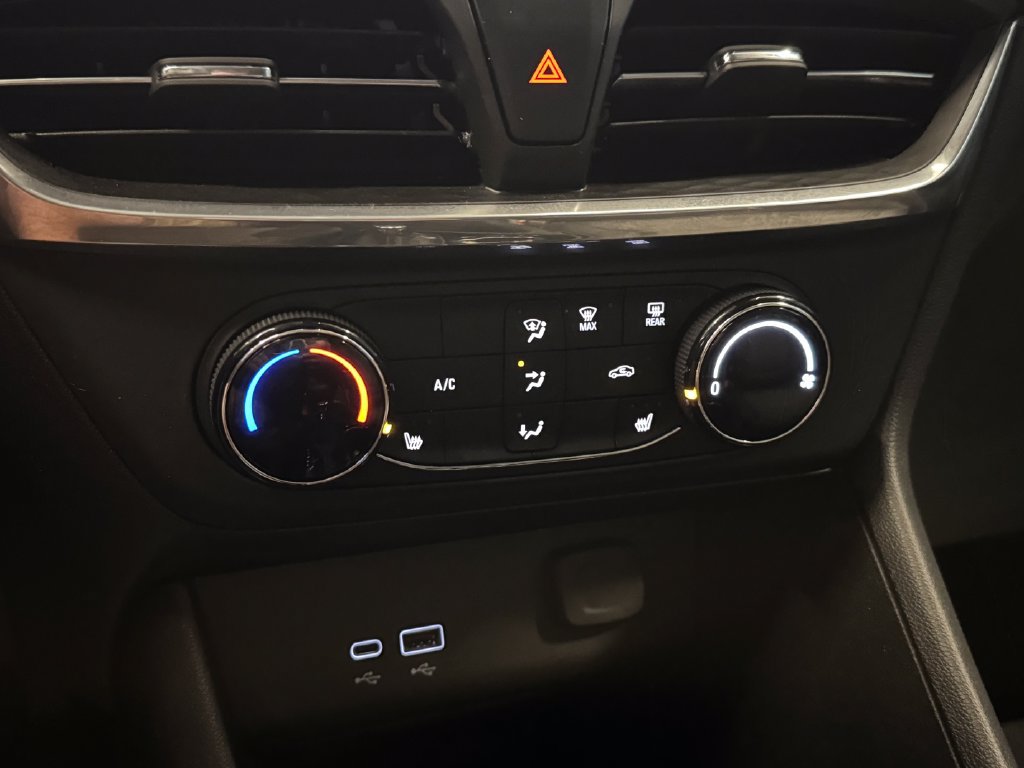 Used 2024 Buick Encore GX Preferred w/ Comfort Package FWD image 14