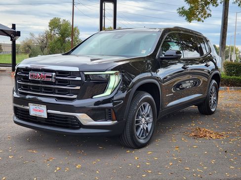 Used 2025 GMC Acadia Elevation image 4