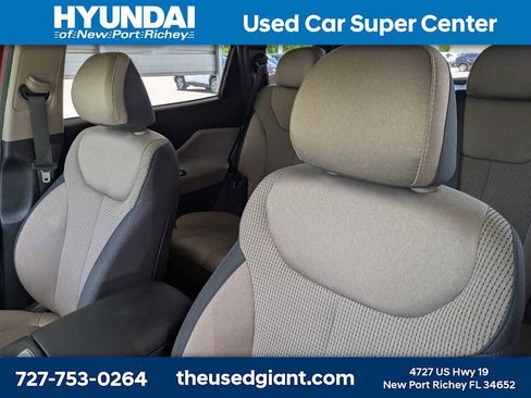 Certified 2023 Hyundai Santa Fe SEL w/ Winter Weather Package FWD image 7