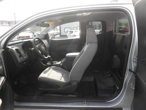 Used 2019 Chevrolet Colorado W/T image 11