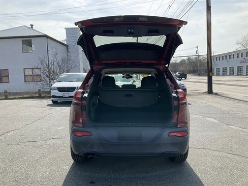 Used 2014 Jeep Cherokee Latitude w/ Comfort/Convenience Group image 12