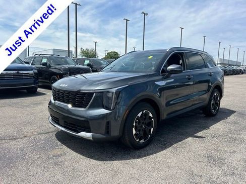 Used 2024 Kia Sorento S FWD image 7