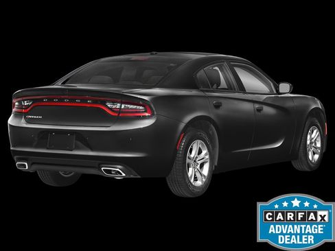 Used 2022 Dodge Charger SXT image 2