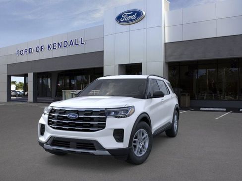 New 2026 Ford Explorer Active image 2