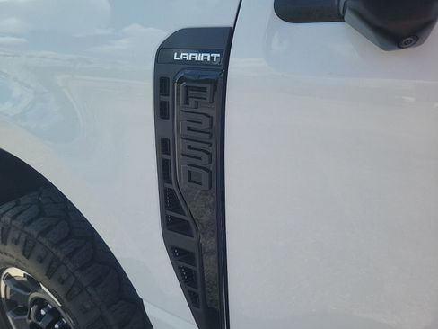 Used 2024 Ford F250 Lariat w/ Lariat Ultimate Package AWD/4WD image 12