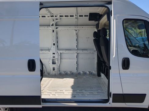 Used 2023 RAM ProMaster 2500 w/ Convenience Group image 14
