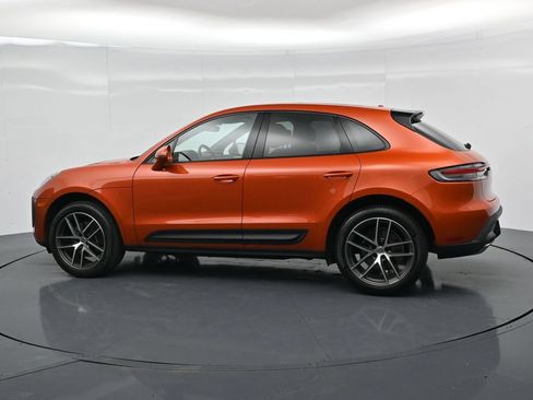 Certified 2024 Porsche Macan AWD/4WD image 3