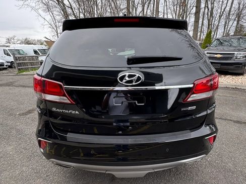 Used 2017 Hyundai Santa Fe AWD image 5