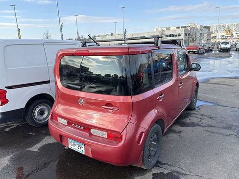 Used 2010 Nissan Cube 1.8 S w/ Interior Illumination Pkg image 3