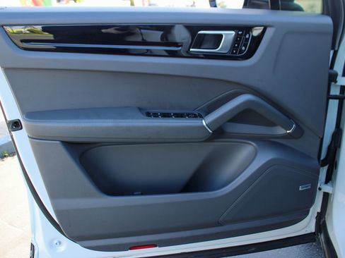 Used 2019 Porsche Cayenne image 51