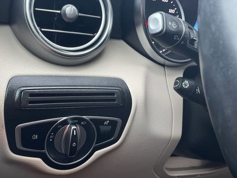 Used 2022 Mercedes-Benz GLC 300 4MATIC image 29