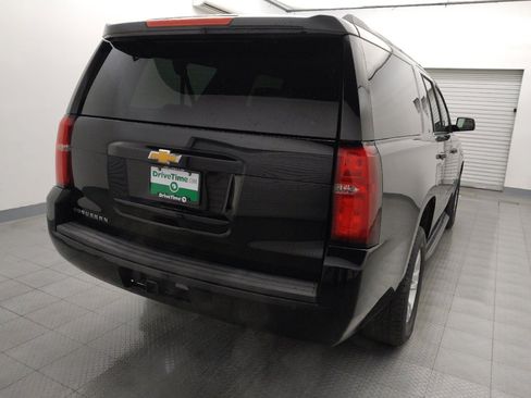 Used 2017 Chevrolet Suburban LT image 7