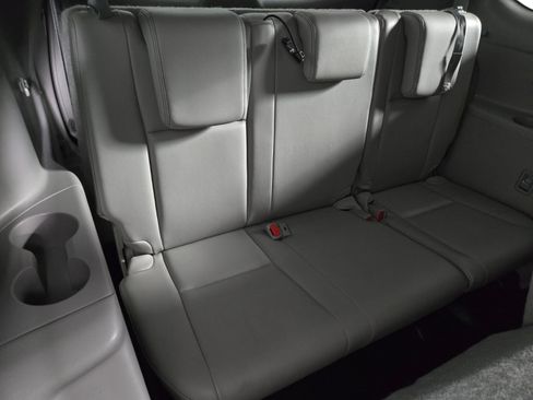 Used 2014 Toyota Highlander XLE FWD image 19
