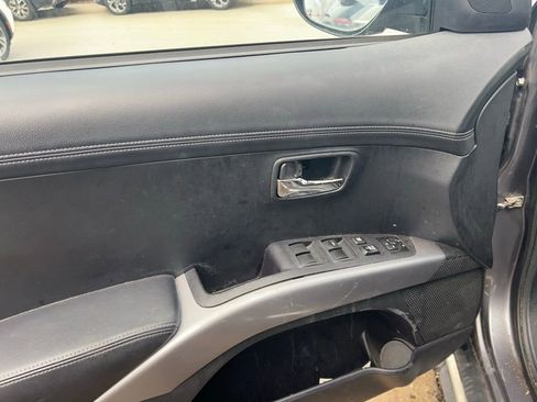 Used 2010 Mitsubishi Outlander XLS image 9